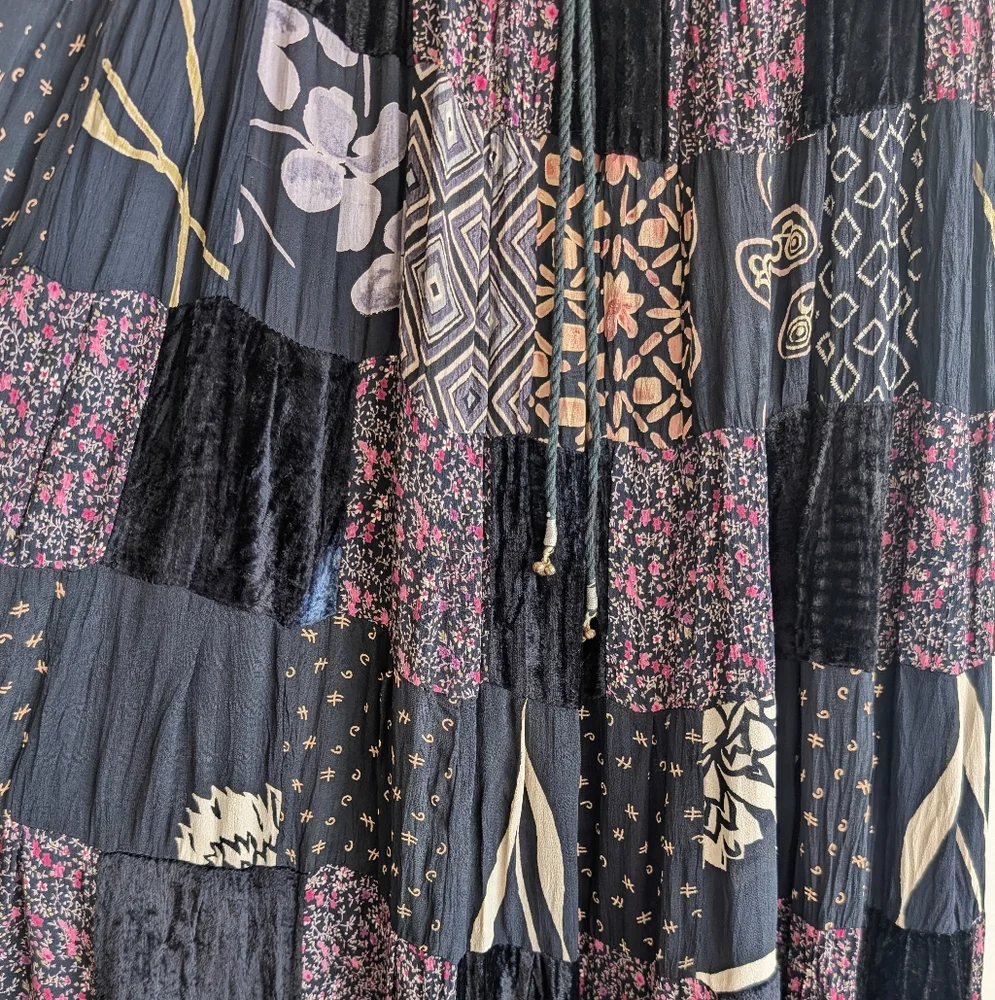Vintage 90s Patchwork Broomstick Dark Floral Velvet Lace Trim Maxi Skirt Cottage - Picture 5 of 10